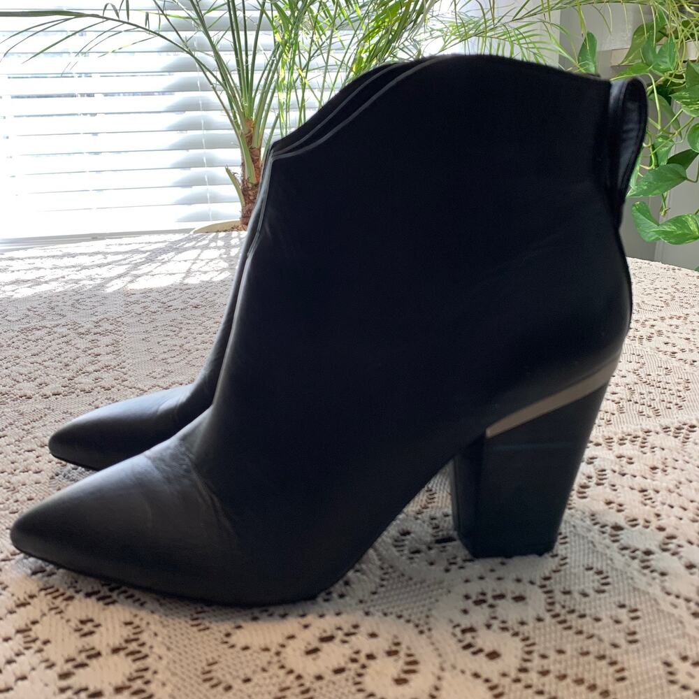 One State Corbin Leather Ankle Booties  Women's Size 9M